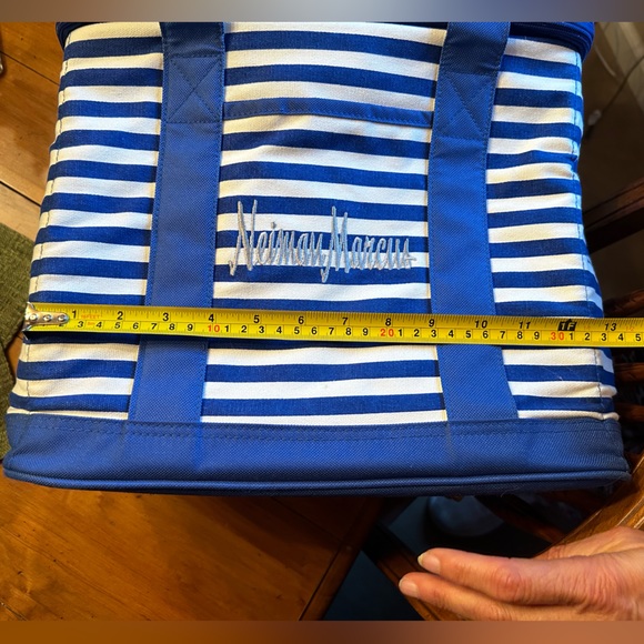 NWT Beautiful Neiman Marcus Cooler Tote Bag in Blue and White Stripes - Picture 7 of 9